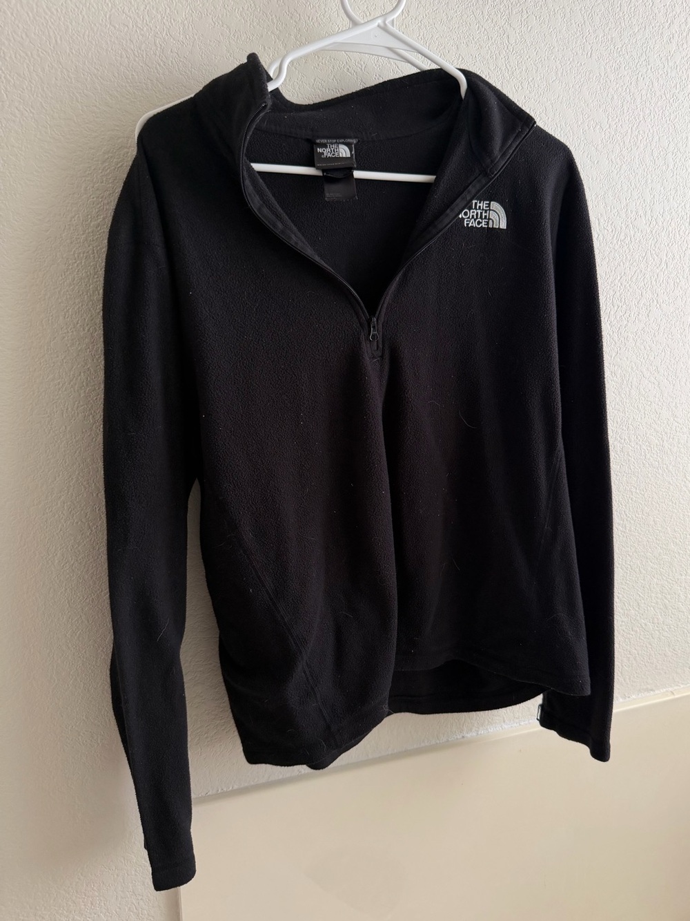 The North Face Men's Black Fleece Quarter-Zip Sweater Medium